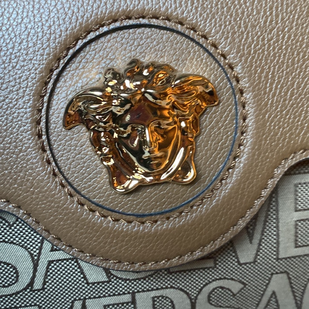 Versace bag - Picture 11 of 17
